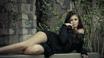 Wallpaper Legs Women Dark Dress Models Smiling Laying On