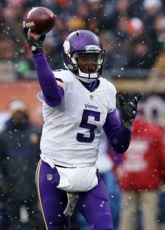 Teddy Bridgewater Of The Minnesota Vikings Throws
