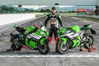 Kawasaki Ninja Zx 10r Bike On Racing Start Point Track Wallpaper