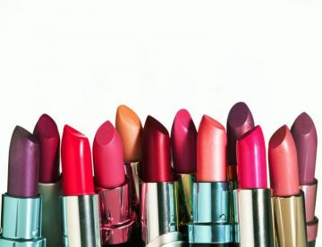 What Causes Lipstick Sweating Solid Of Different Colors