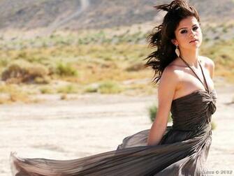Selena Gomez Mobile Wallpaper