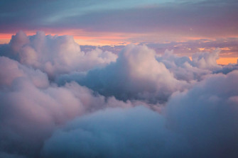 Aesthetic Sky And Thick Cumulus Clouds Wallpaper