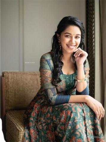 Mirnalini Ravi HD Wallpaper Desktop Background