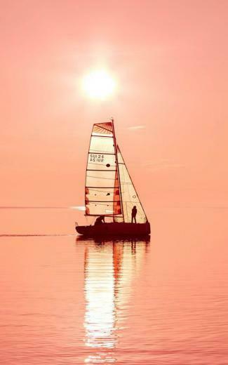 Ocean Sunset Sail Boat Pure 4k Ultra HD Mobile Wallpaper