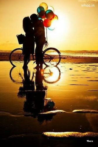 Couple Kiss Mobile Wallpaper