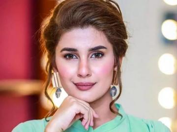 Kubra Khan Clarifies She Is Not Leaving Media Industry Pakistan