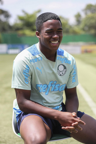 Endrick La Nueva Joya De Brasil Que Tiene A Os Wallpaper