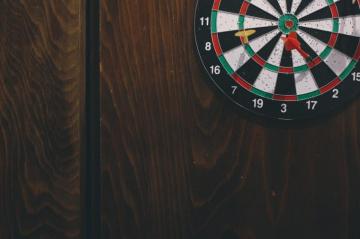 Black White Red And Green Round Analog Clock Photo Darts