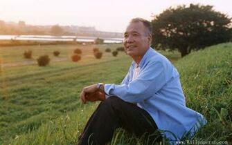 Leisurely Life Of Old Man Male Activities Wallpaper