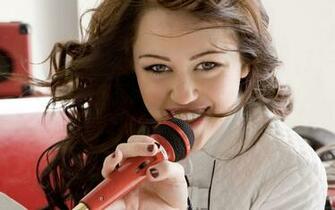 Miley Cyrus Wide Wallpaper Pc