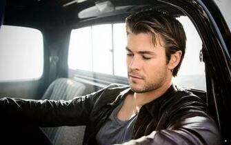 Chris Hemsworth Full HD Wallpaper
