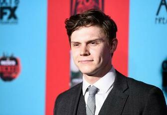 Evan Peters Wallpaper HD Full Pictures