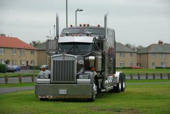 Kenworth W900 Semi Tractor Wallpaper