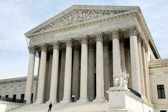 Supreme Court Strikes Down Campaign Contribution Limits