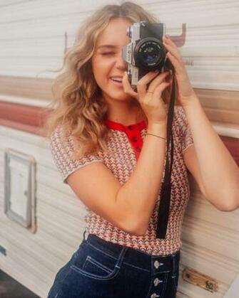 Brec Bassinger Photo Of Pics Wallpaper