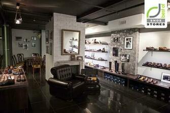 Vintage Wallpaper Retail Design