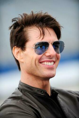 Laptop Tom Cruise Wallpaper HD Desktop Background