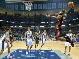 Lebron James Dunk The Art Mad Wallpaper