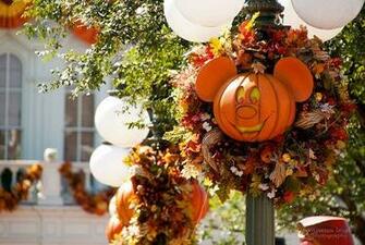 Autumn At The Magic Kingdom I D Love To Go In Fall