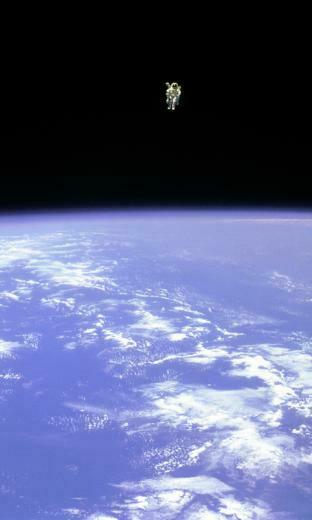 Floating Wallpaper For Nokia Lumia