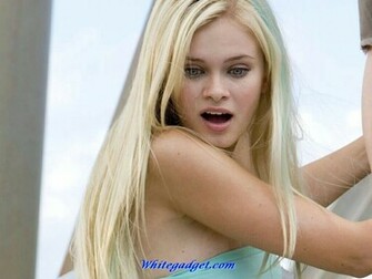 Sara Paxton Wallpaper Jpg