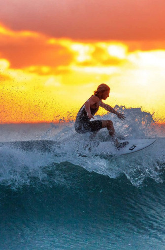 Catching The Perfect Wave Wallpaper