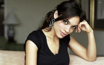 Rosario Dawson Wallpaper Celebrity