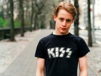Macaulay Culkin HD Desktop Wallpaper