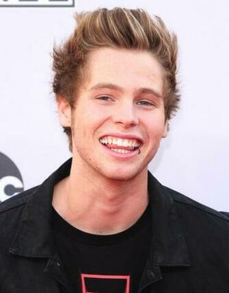 Pictures Luke Hemmings 5sos Music Wallpaper HD
