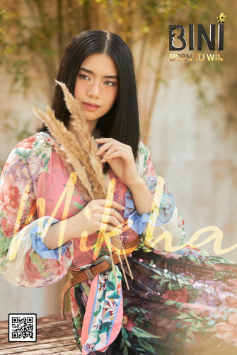Bini On Wallpaper