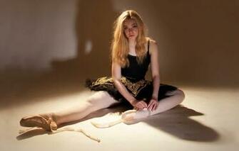 Wallpaper Ballerina Photoshoot Pointe Shoes Elle Fanning Image