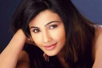 Daisy Shah HD Pics Tv Biography