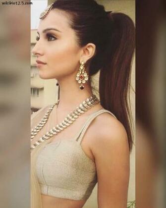 Tara Sutaria Wiki Bio Age Figure Size Height HD Image Wallpaper