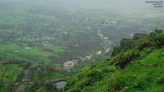 Purandar Fort In Monsoon Wallpaper