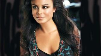 Nathalie Kelley HD Desktop Wallpaper
