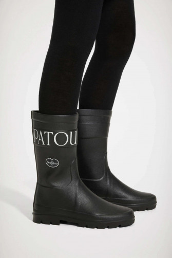 En Patoux Le Chameau Schwarze Stiefel Wallpaper