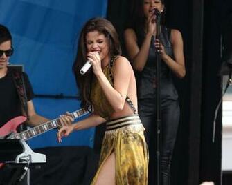 Selena Gomez Wallpaper