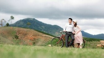 Love Couple Relax Cycle Nature Wallpaper New HD