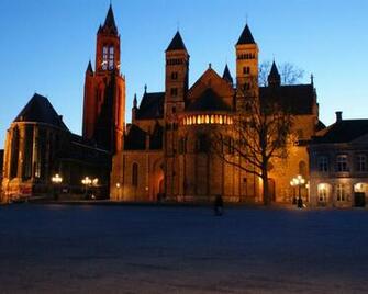 Maastricht Wallpaper Weneedfun