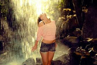 Pics Photos Beautiful Rain Girl Wallpaper Background