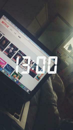 Apple Bed Cozy Gg Gossip Girl Mac Book Netflix Pll Summer