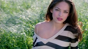Kristin Kreuk Wallpaper