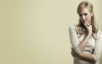 Ewallpics Beautiful Girls Wallpaper Set