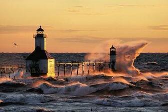 Great Lakes Waves Offer Beauty Power Danger