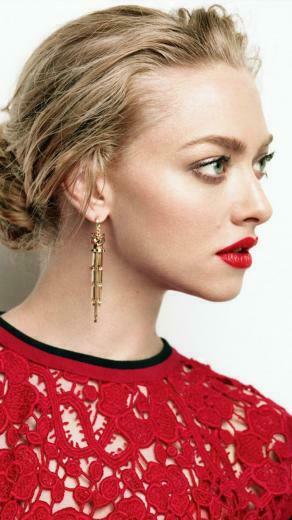 Amanda Seyfried In Red Dress Pure 4k Ultra HD Mobile