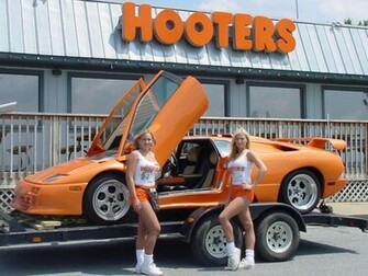 Hooters Girls With Ferrari Wallpaperuggest Wallpaper