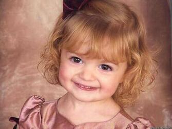 Beautiful Girl With Perfect Smile Cute Baby Wallpaper