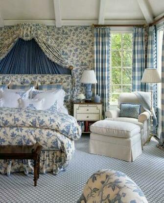 Elissa Cullman S Floral Patterned Wallpaper Matching The Curtains