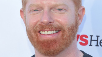 Jesse Tyler Ferguson Wasn T Sarah Hyland S First Choice To Officiate Wallpaper