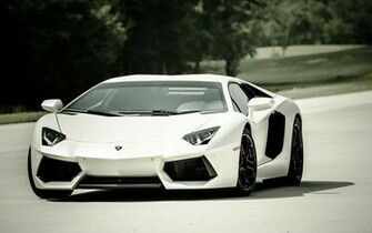 Cool Lamborghini Aventador HD Wallpaper